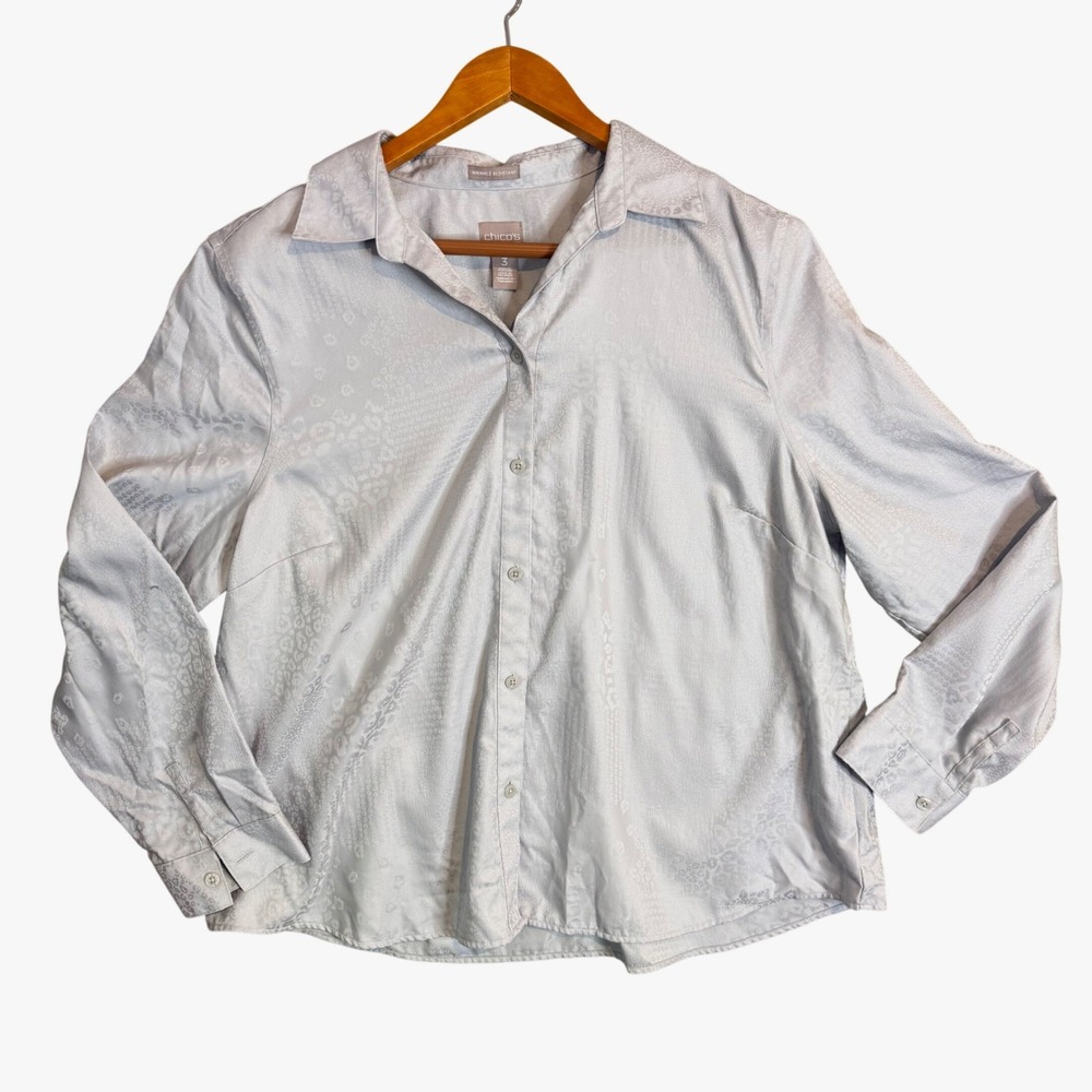 Chico's Button Down Shirt Size 3 US XL Silver Leopard Jacquard Wrinkle Resistant